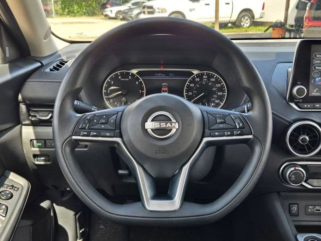Used 2025 Nissan Sentra SV image 22