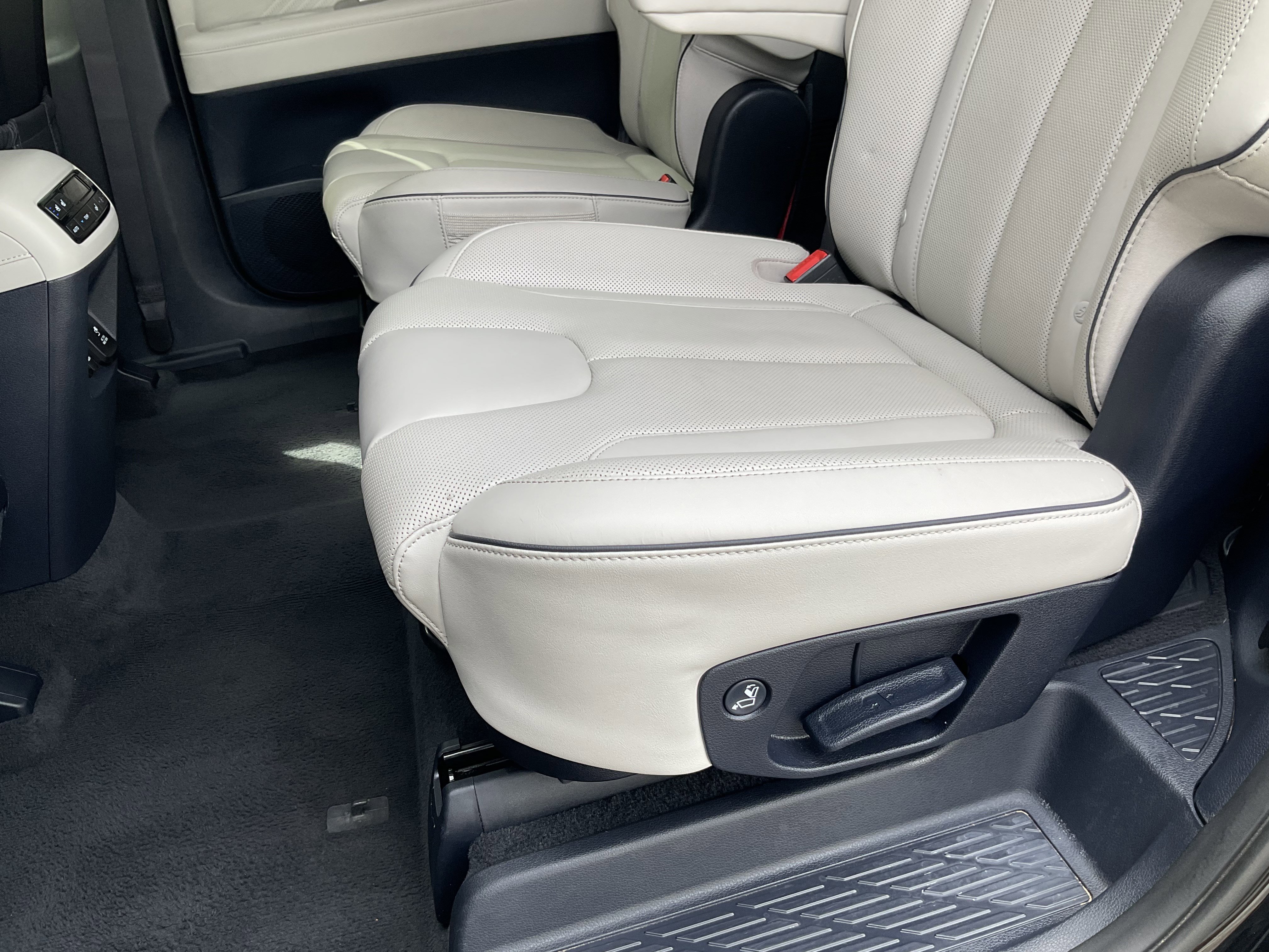 Used 2024 Hyundai Palisade Calligraphy image 44