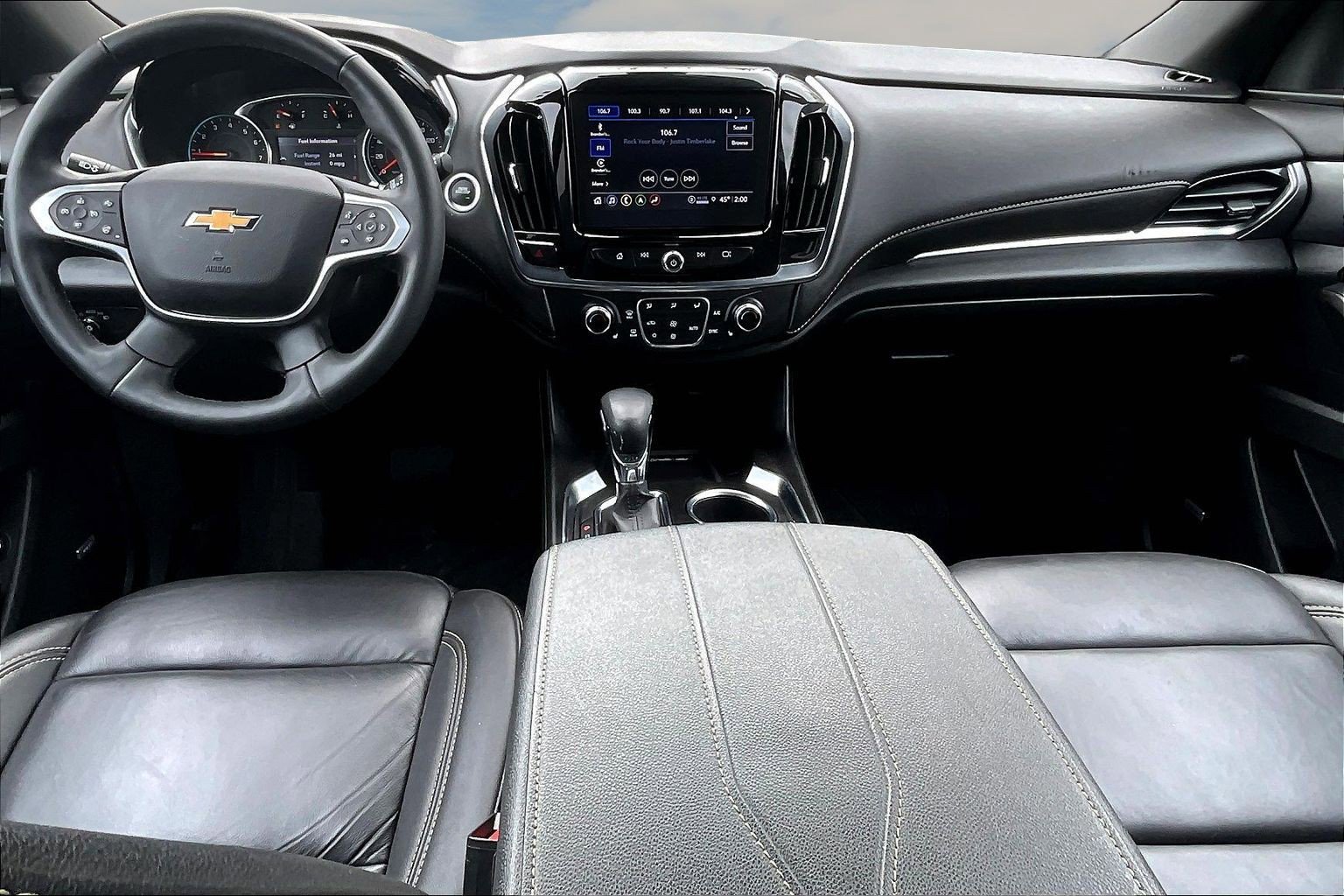 Used 2023 Chevrolet Traverse LT w/ LT Premium Package AWD/4WD image 7