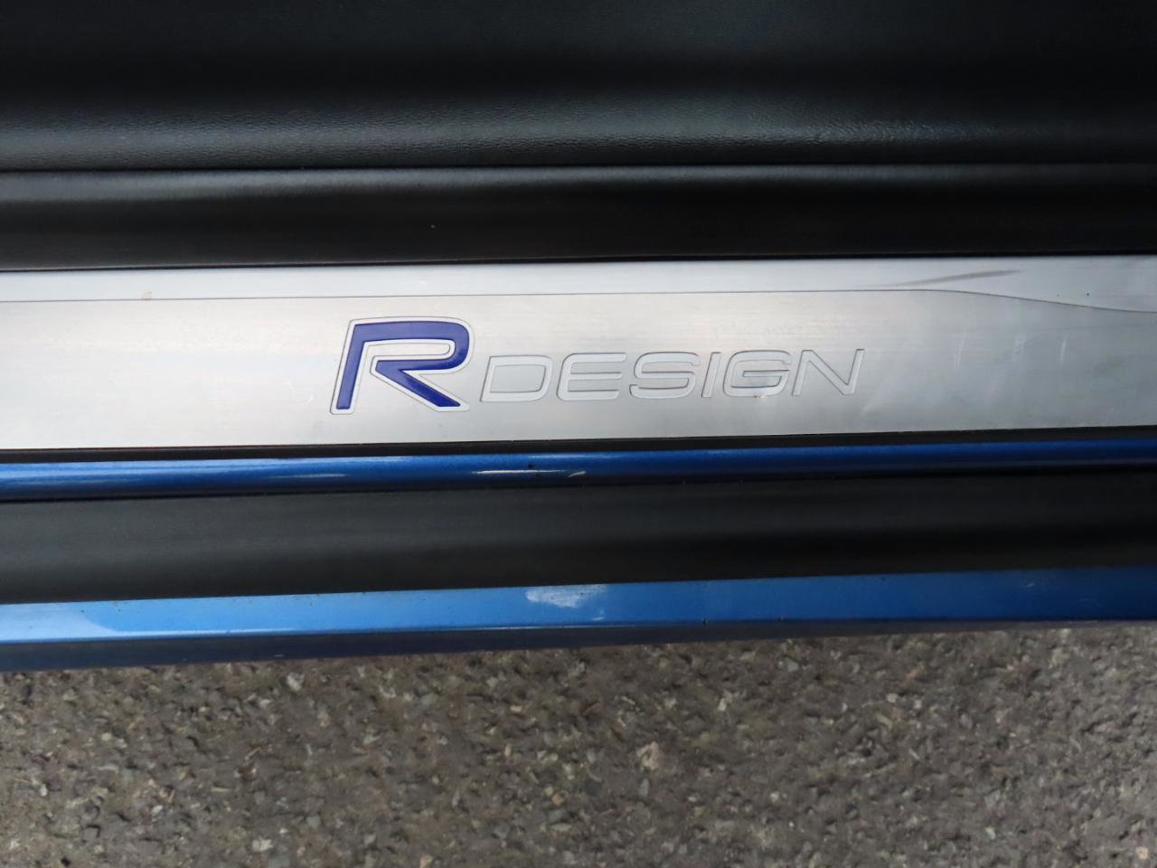 Used 2017 Volvo XC60 T6 R-Design w/ Climate Package image 21