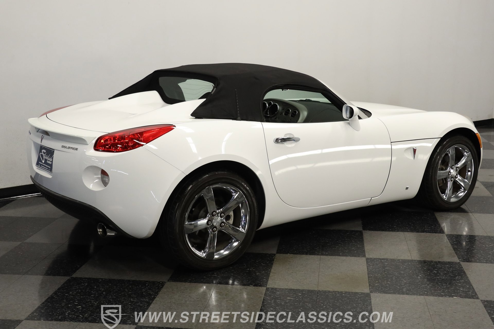 Used 2007 Pontiac Solstice Convertible w/ Premium Package image 11