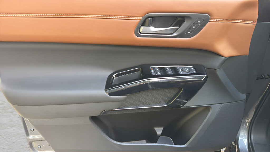 New 2026 Nissan Pathfinder Platinum AWD/4WD image 15