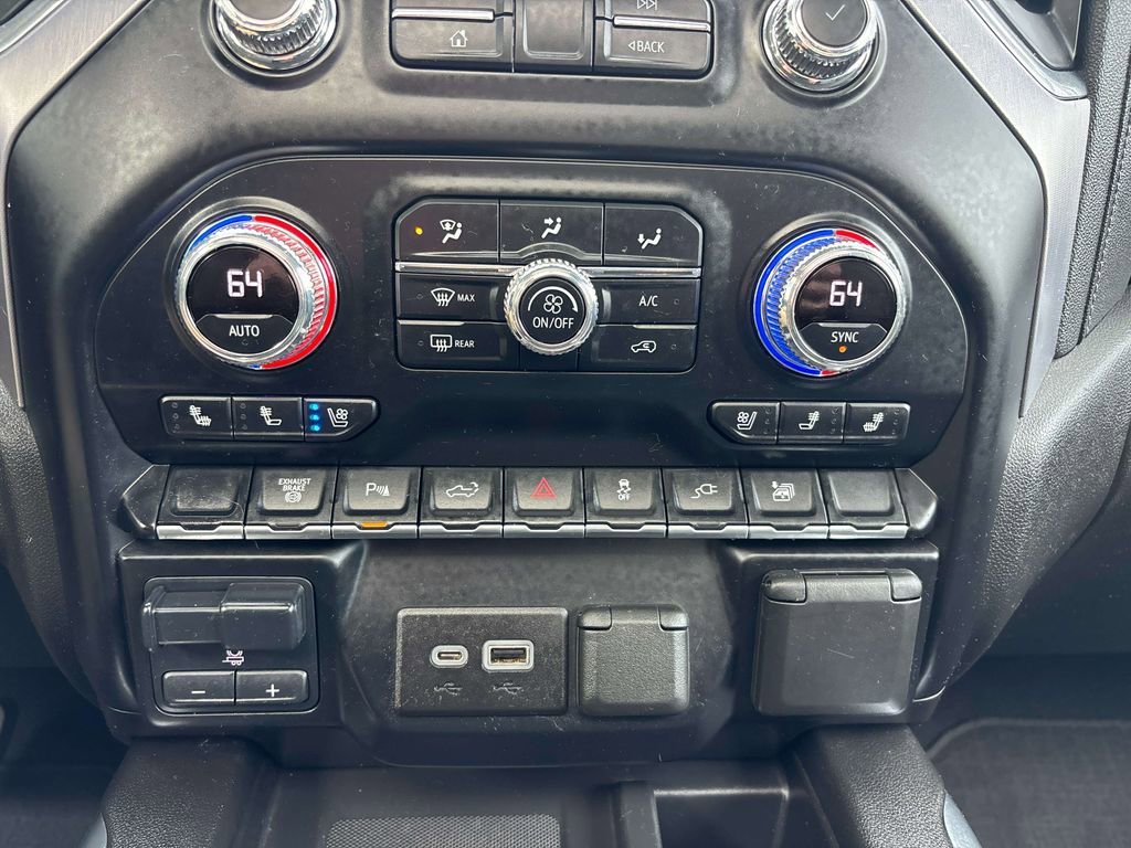 Used 2021 GMC Sierra 3500 SLT w/ SLT Premium Package image 29