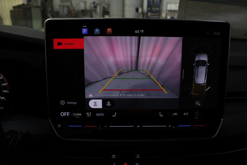 New 2026 Volkswagen GTI SE FWD image 3