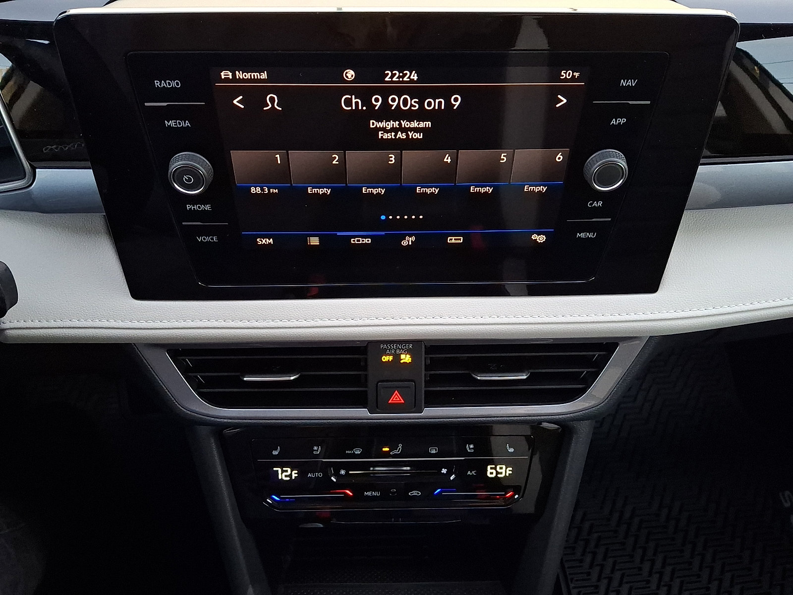 New 2026 Volkswagen Taos SEL AWD/4WD image 9