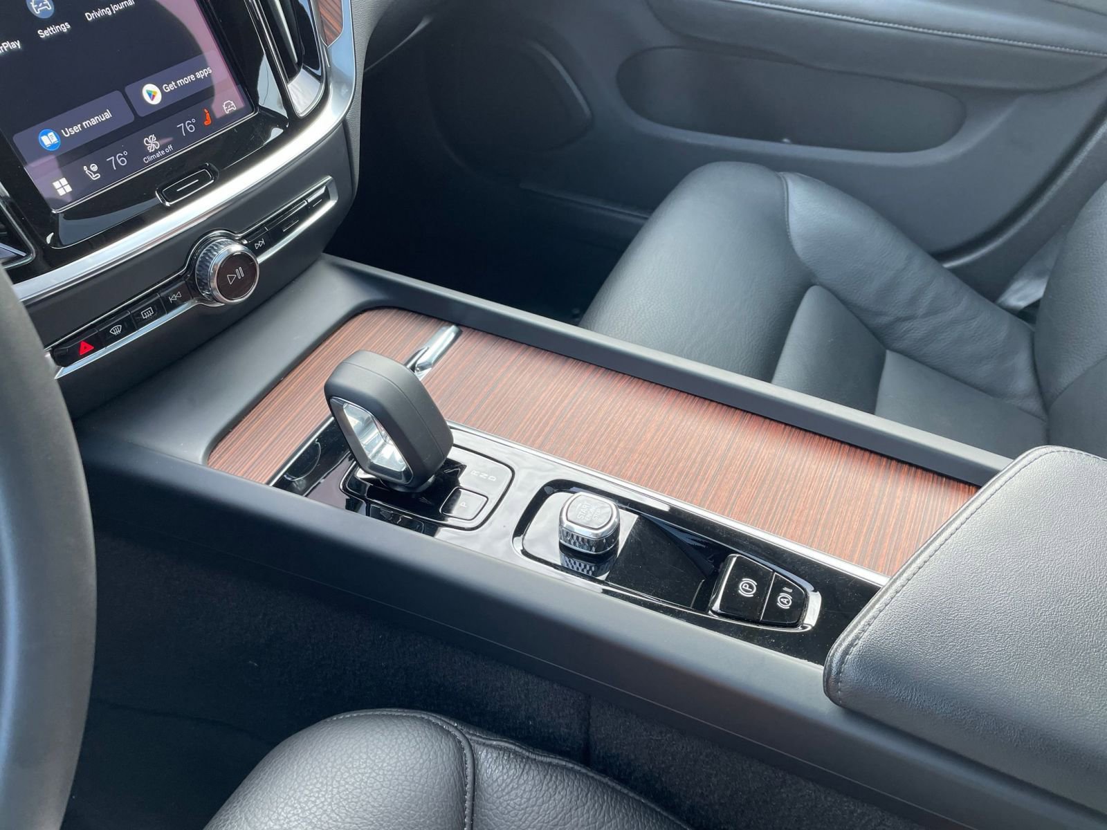 Used 2025 Volvo S60 B5 Plus image 41