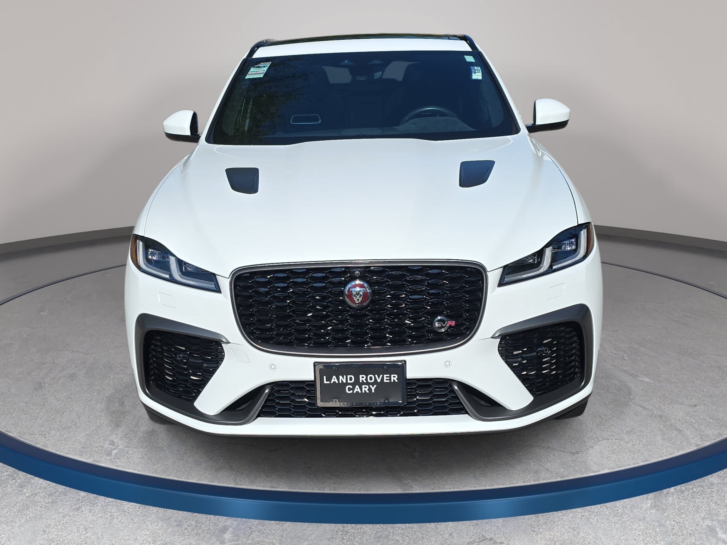 Certified 2023 Jaguar F-PACE SVR AWD/4WD image 2