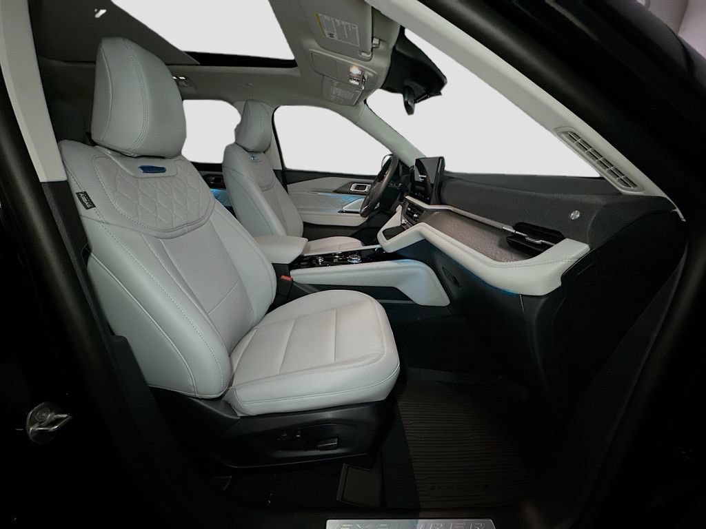 New 2026 Ford Explorer Platinum w/ LUX Leather Package AWD/4WD image 35