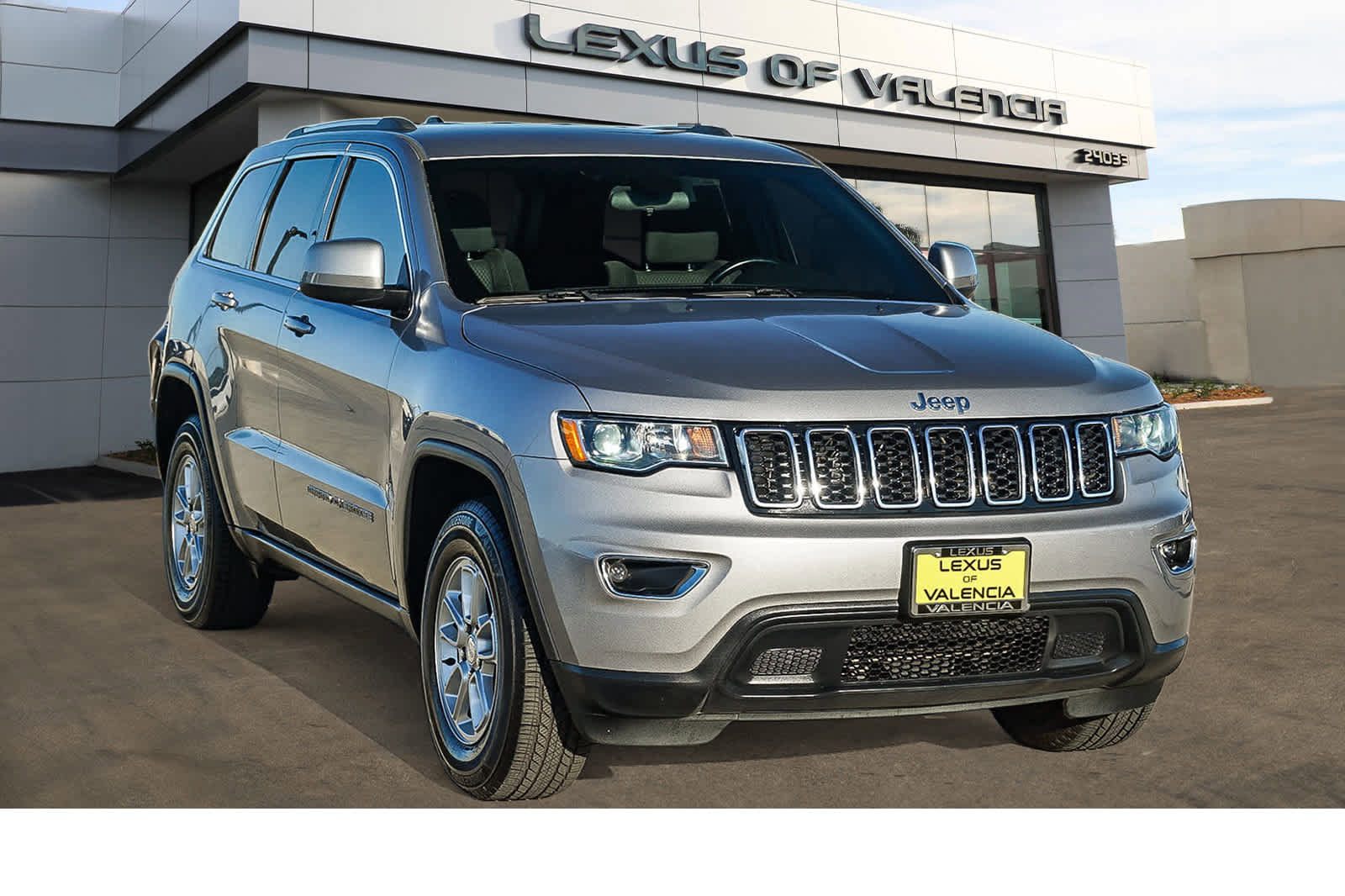 Used 2020 Jeep Grand Cherokee Laredo image 5