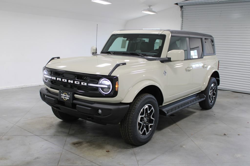 New 2025 Ford Bronco Outer Banks image 3