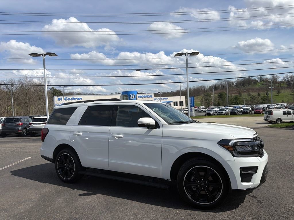 Used 2024 Ford Expedition Limited image 1