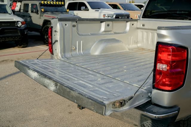 Used 2018 Chevrolet Silverado 1500 LT w/ All Star Edition AWD/4WD image 11