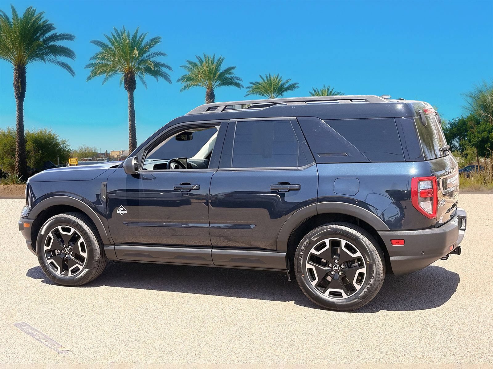 Used 2023 Ford Bronco Sport Outer Banks w/ Tech Package AWD/4WD image 3
