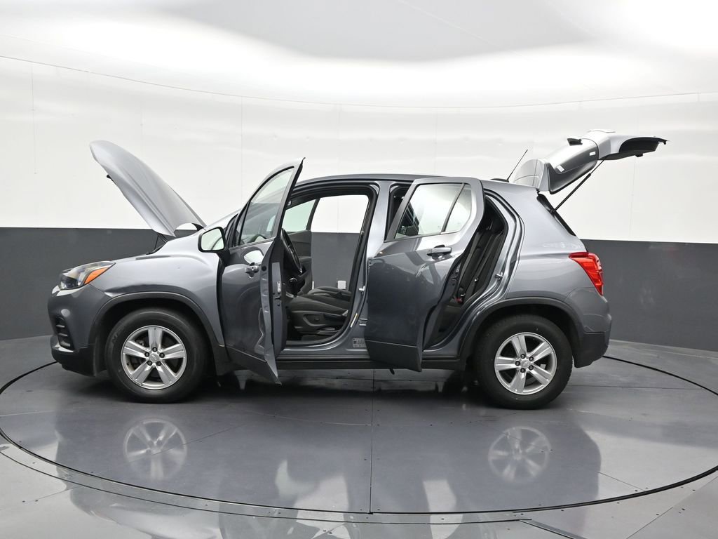Used 2020 Chevrolet Trax LS image 32