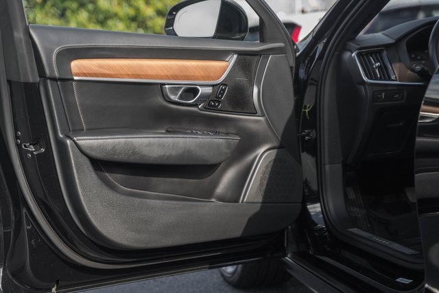 Used 2020 Volvo S90 T6 Inscription image 36