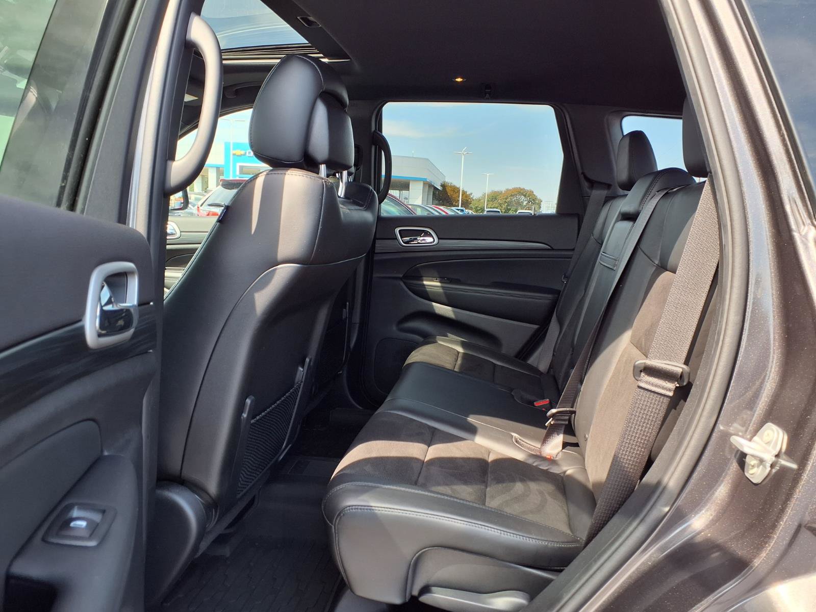 Used 2020 Jeep Grand Cherokee Altitude AWD/4WD image 24