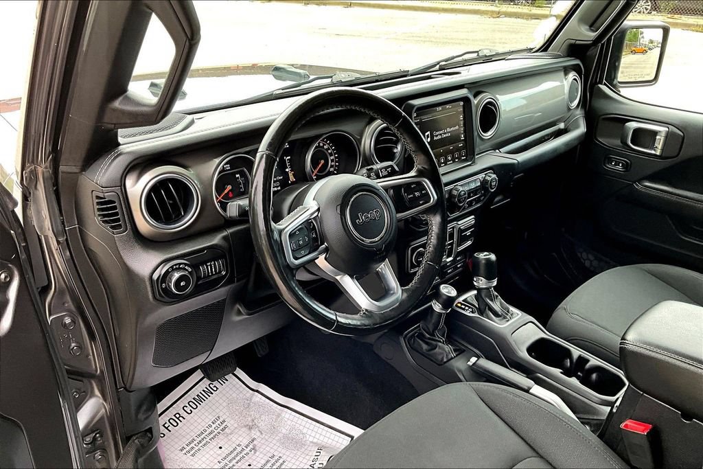 Used 2018 Jeep Wrangler Unlimited Sahara AWD/4WD image 13