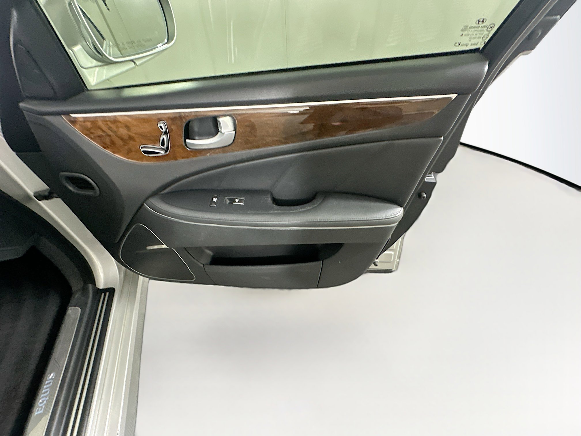 Used 2012 Hyundai Equus Signature RWD image 29