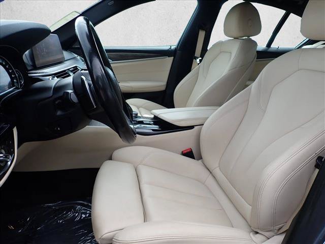 Used 2019 BMW 530e xDrive AWD/4WD image 10