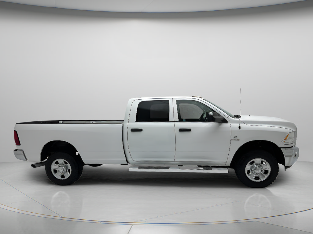 Used 2017 RAM 3500 Tradesman w/ Chrome Appearance Group AWD/4WD image 4