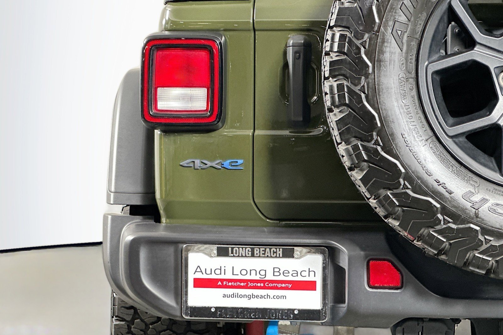 Used 2024 Jeep Wrangler Unlimited AWD/4WD image 17