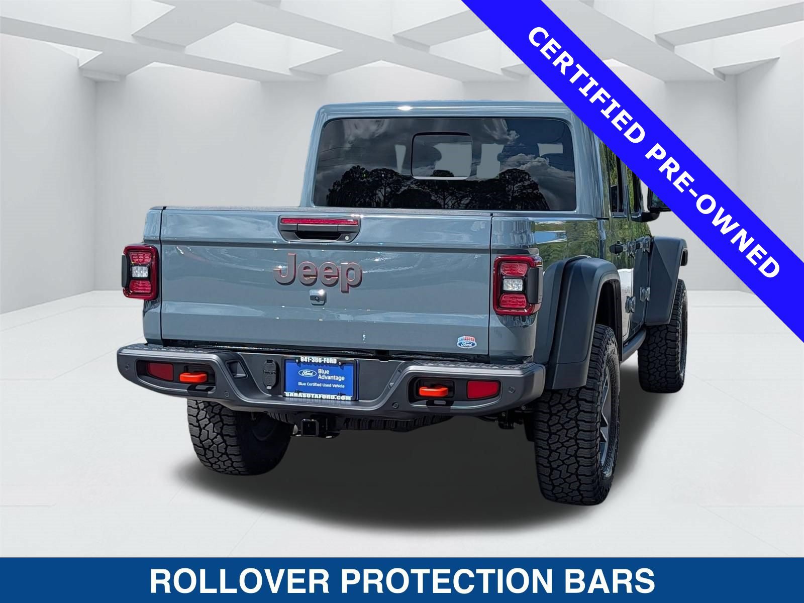Used 2025 Jeep Gladiator Mojave w/ Safety Group AWD/4WD image 5