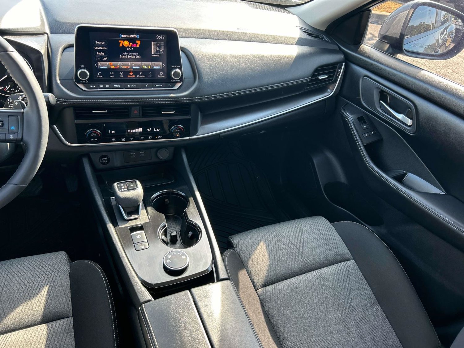 Used 2025 Nissan Rogue SV AWD/4WD image 18