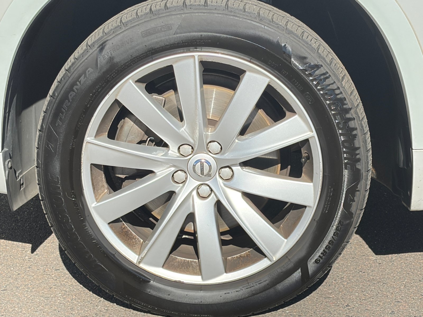 Used 2018 Volvo XC90 T6 Momentum w/ Momentum Plus Package AWD/4WD image 11