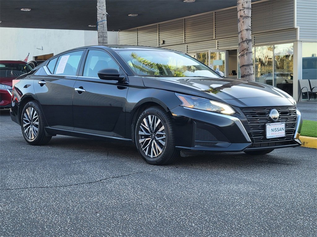 Used 2024 Nissan Altima 2.5 SV image 31