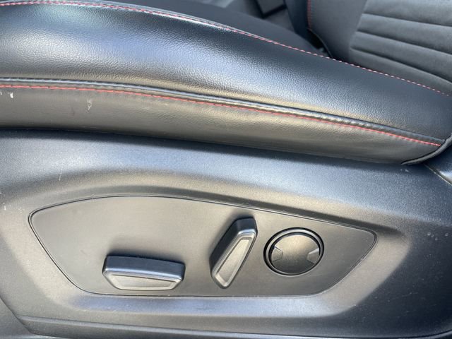 Used 2025 Ford Explorer ST-Line w/ ST-Line Street Pack AWD/4WD image 26