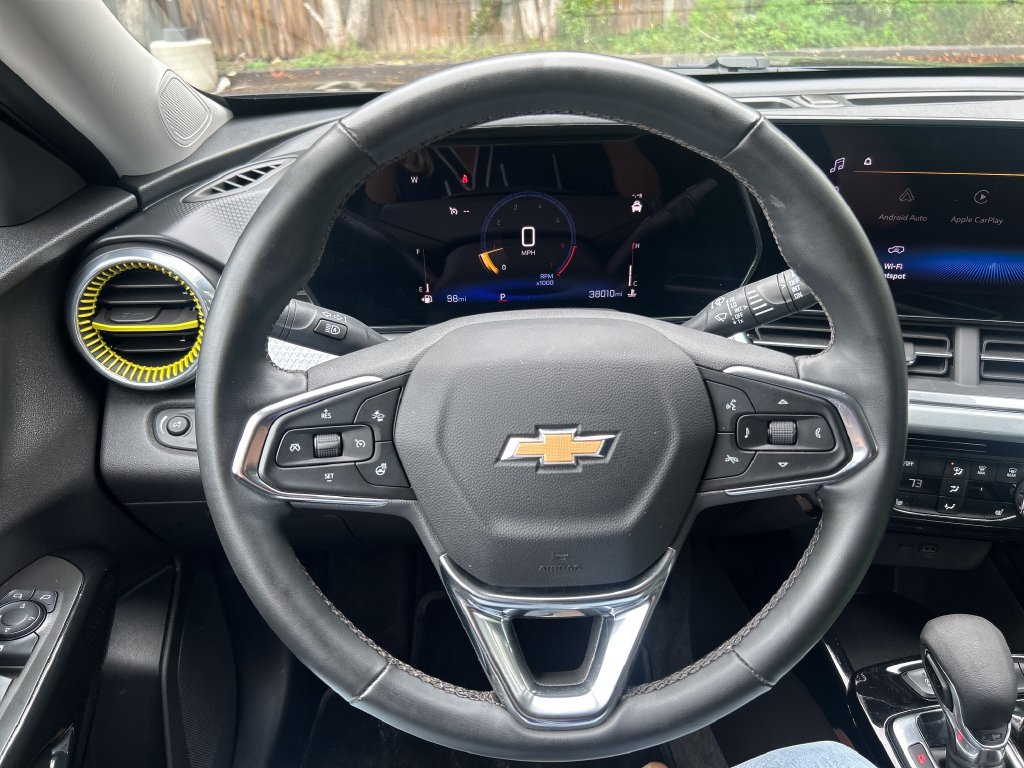 Used 2024 Chevrolet Trax LT w/ LT Convenience Package FWD image 22