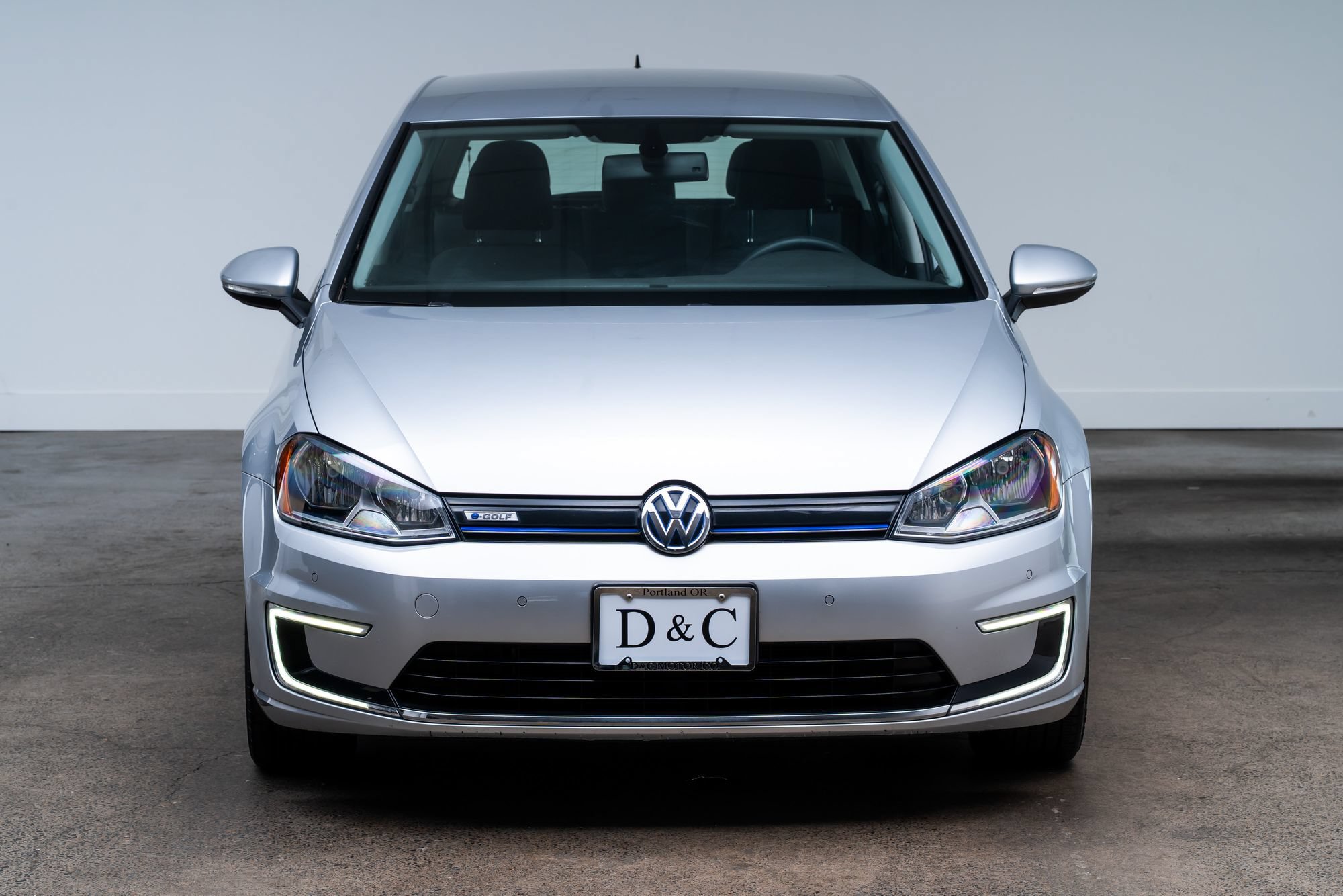 Used 2015 Volkswagen e-Golf Limited Edition FWD image 2