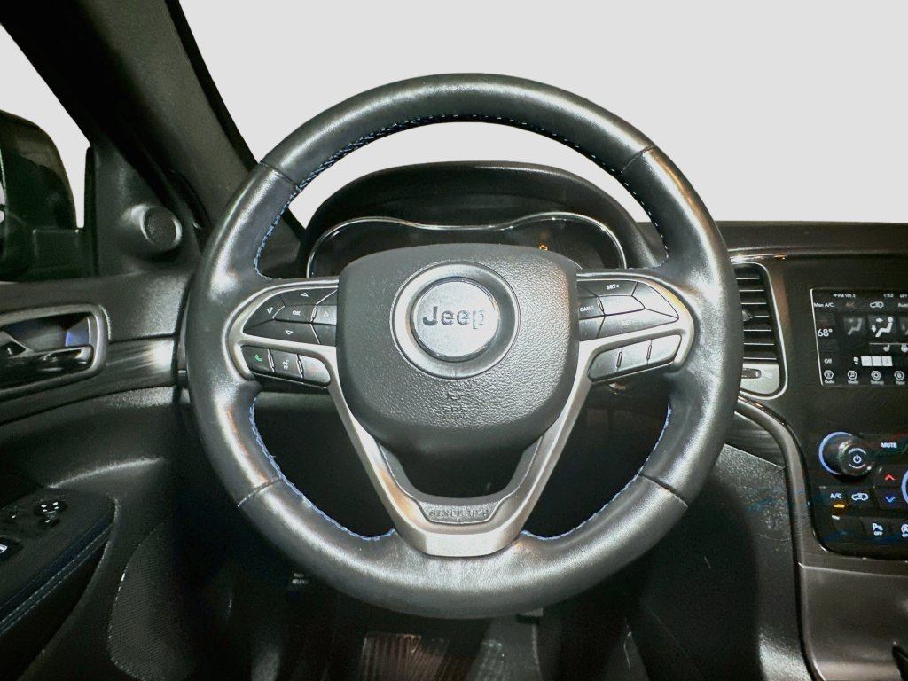 Used 2019 Jeep Grand Cherokee Laredo AWD/4WD image 13