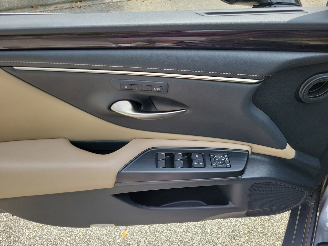 Used 2021 Lexus ES 350 w/ Premium Package image 13