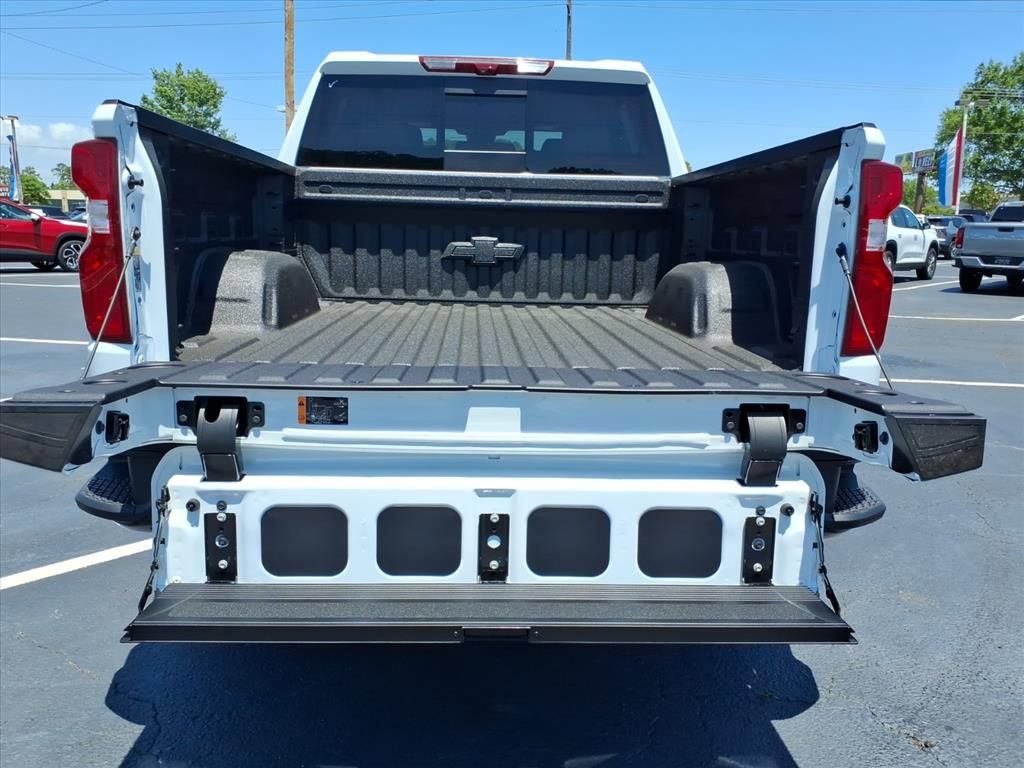 New 2026 Chevrolet Silverado 1500 ZR2 AWD/4WD image 15