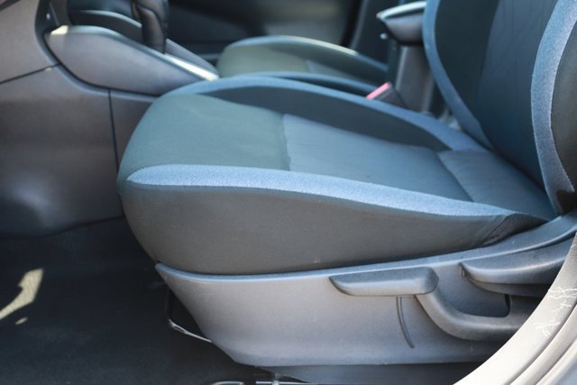 Used 2025 Nissan Versa SV FWD image 10