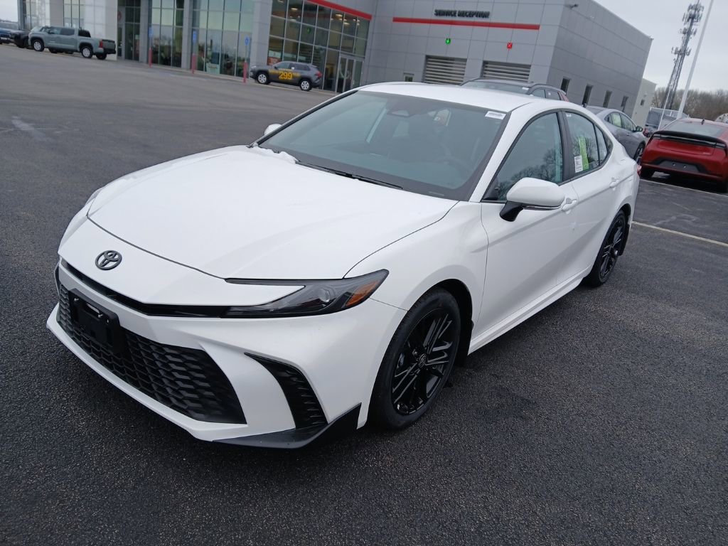 New 2026 Toyota Camry SE image 2
