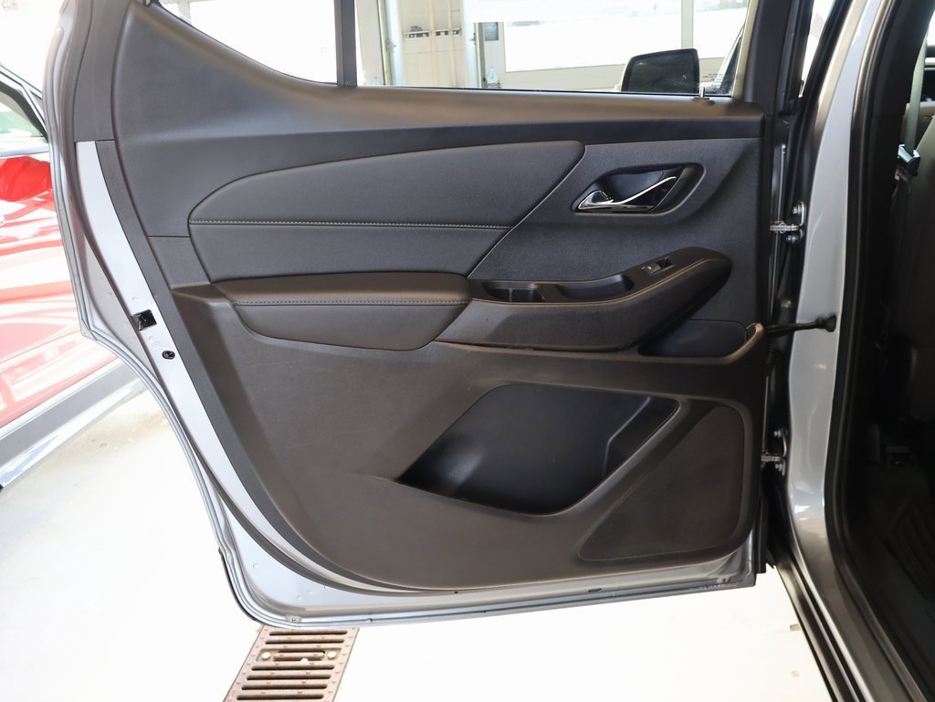 Certified 2023 Chevrolet Traverse LT w/ Midnight/Sport Edition image 27