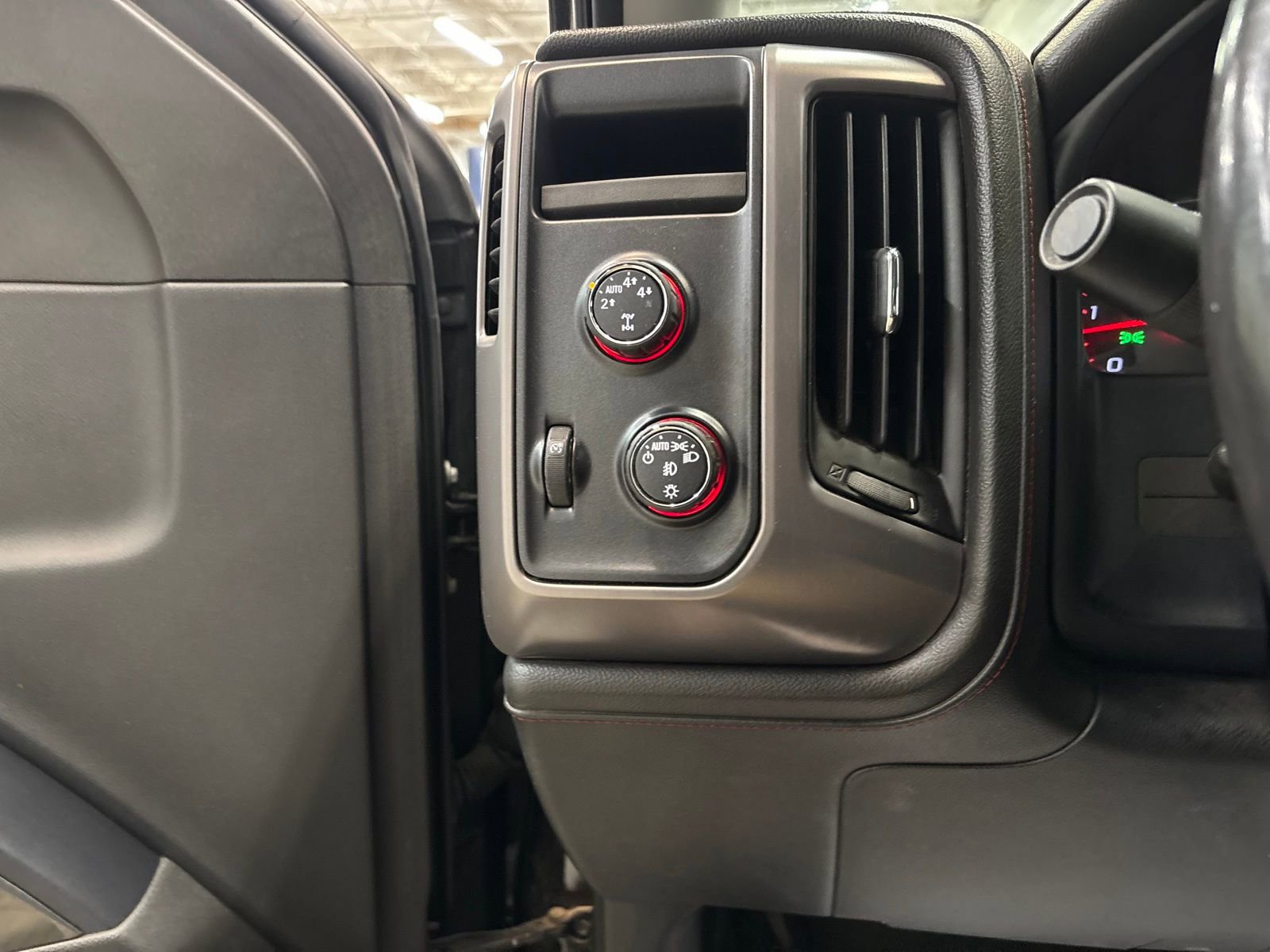 Used 2014 GMC Sierra 1500 SLT w/ All-Terrain Package image 16