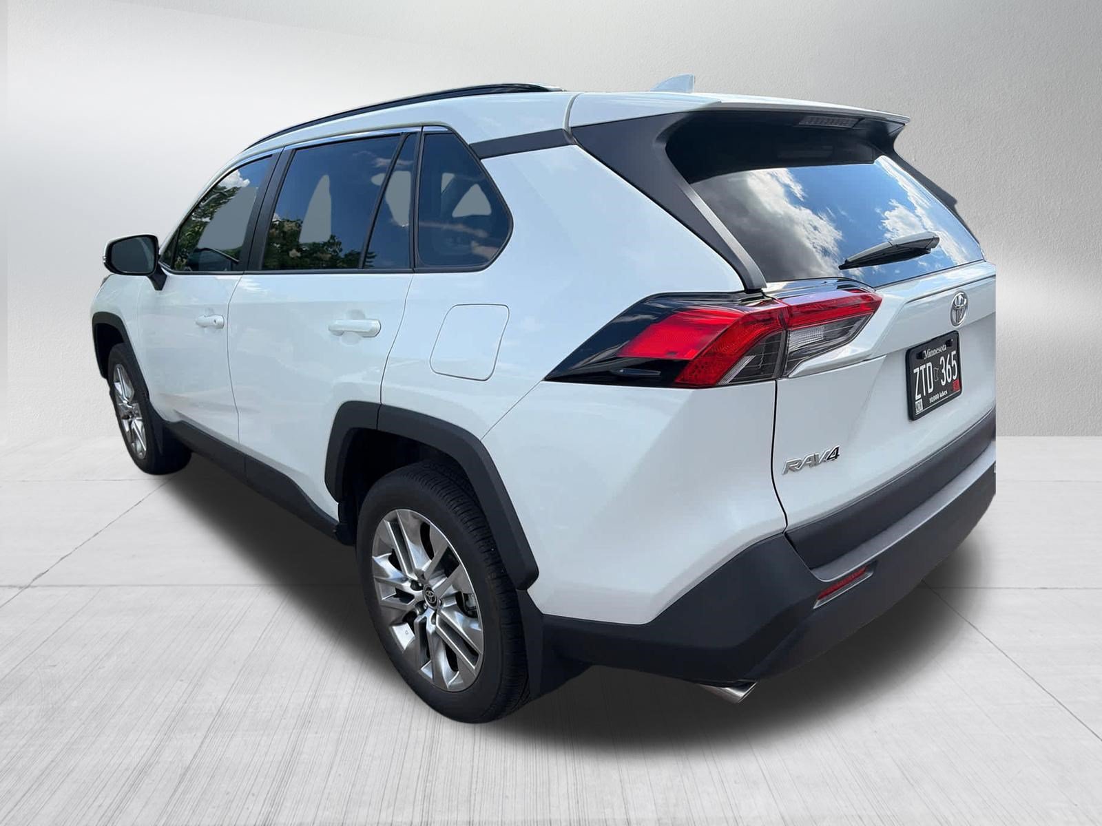 Certified 2024 Toyota RAV4 XLE Premium FWD image 4