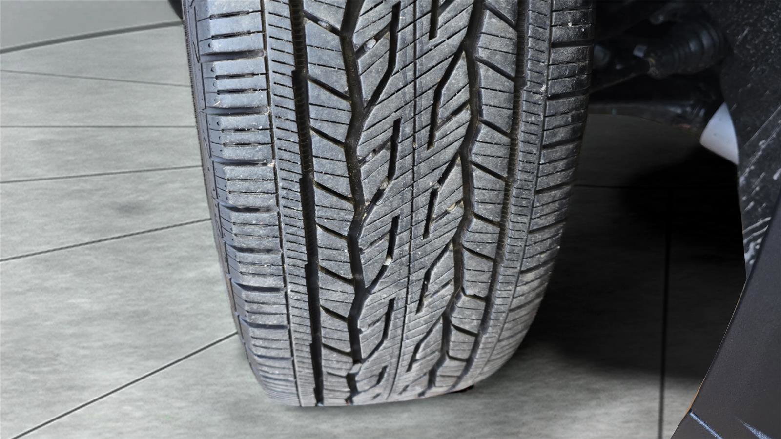 Used 2025 Buick Enclave Preferred image 27