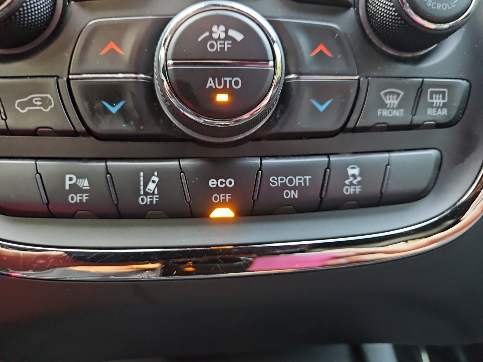 Used 2018 Dodge Durango R/T w/ Technology Group AWD/4WD image 26