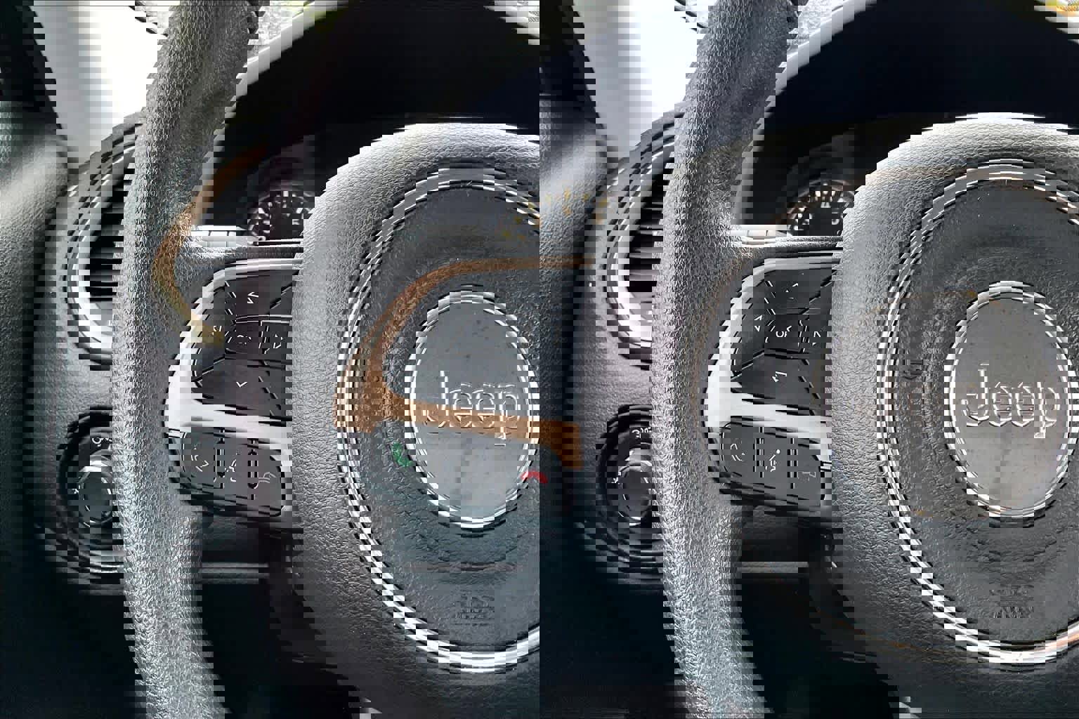 Used 2017 Jeep Renegade Sport w/ Power & Air Group FWD image 24