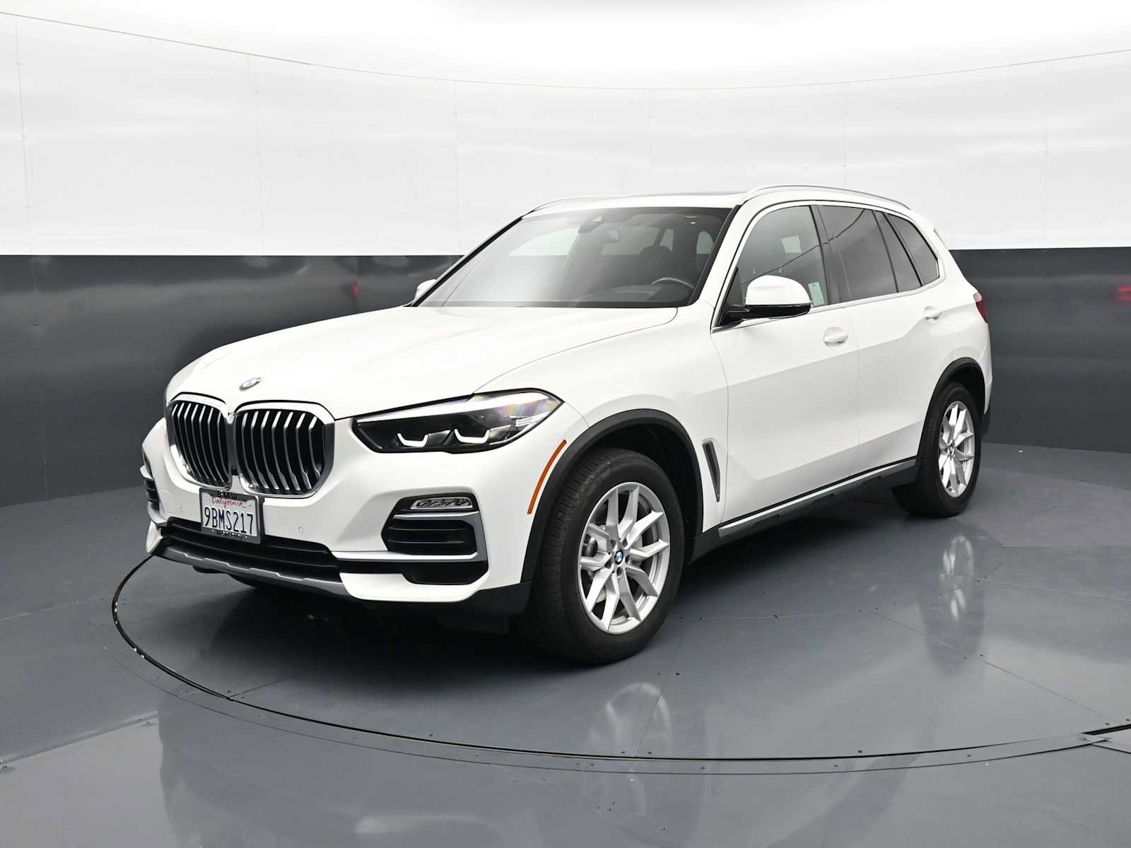 Used 2019 BMW X5 xDrive40i w/ Convenience Package AWD/4WD video 1