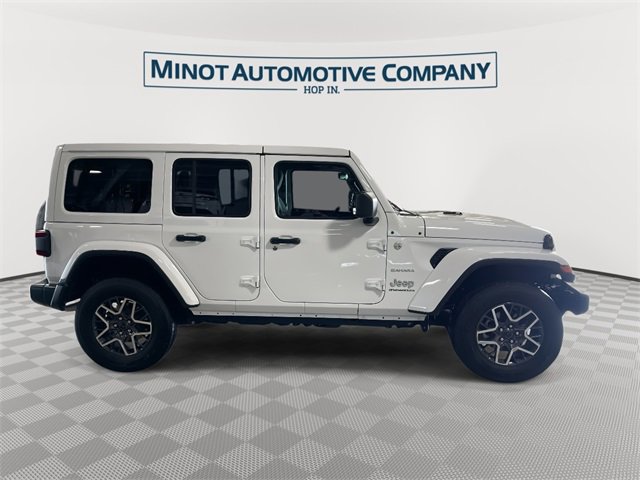 Certified 2024 Jeep Wrangler Sahara image 9