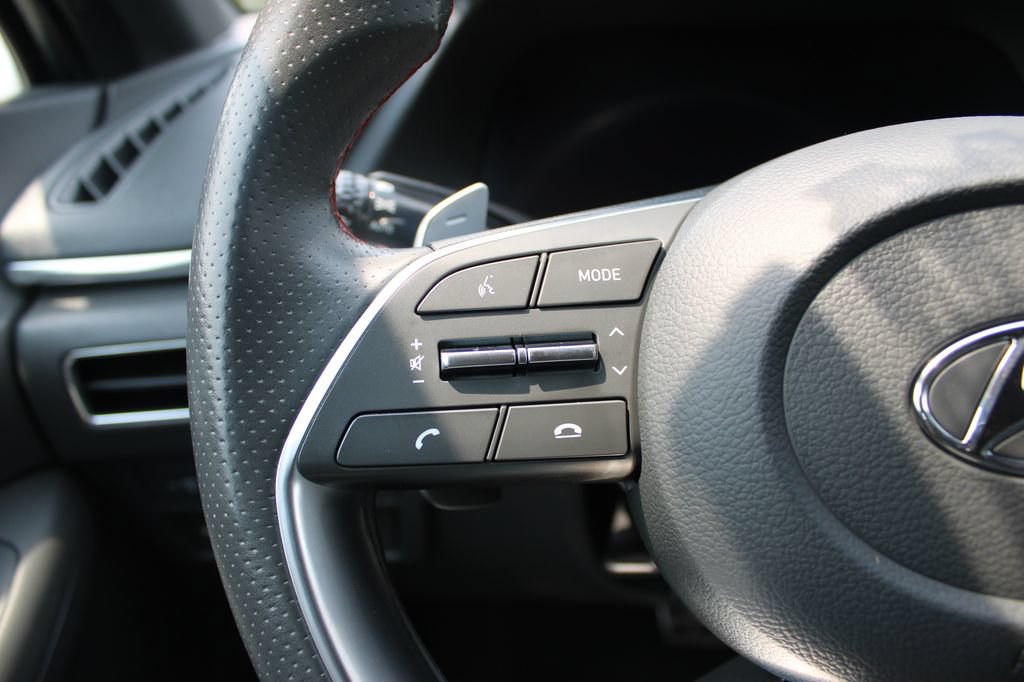 Used 2022 Hyundai Sonata SEL Plus w/ Preferred Accessory Package FWD image 18
