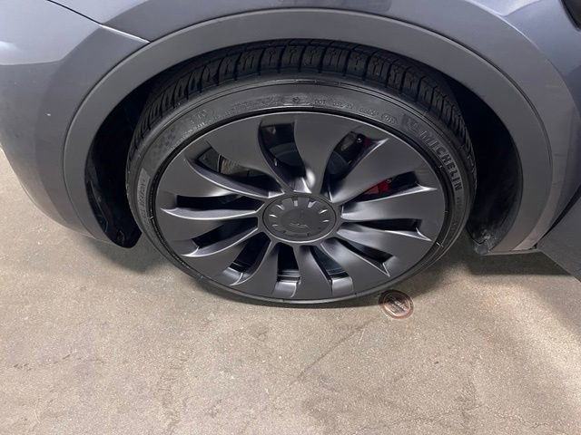 Used 2023 Tesla Model Y Performance AWD/4WD image 26