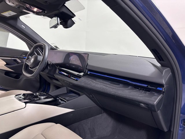 Used 2024 BMW 530i xDrive w/ Premium Package AWD/4WD image 22
