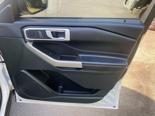 Used 2023 Ford Explorer XLT w/ Equipment Group 202A RWD image 37