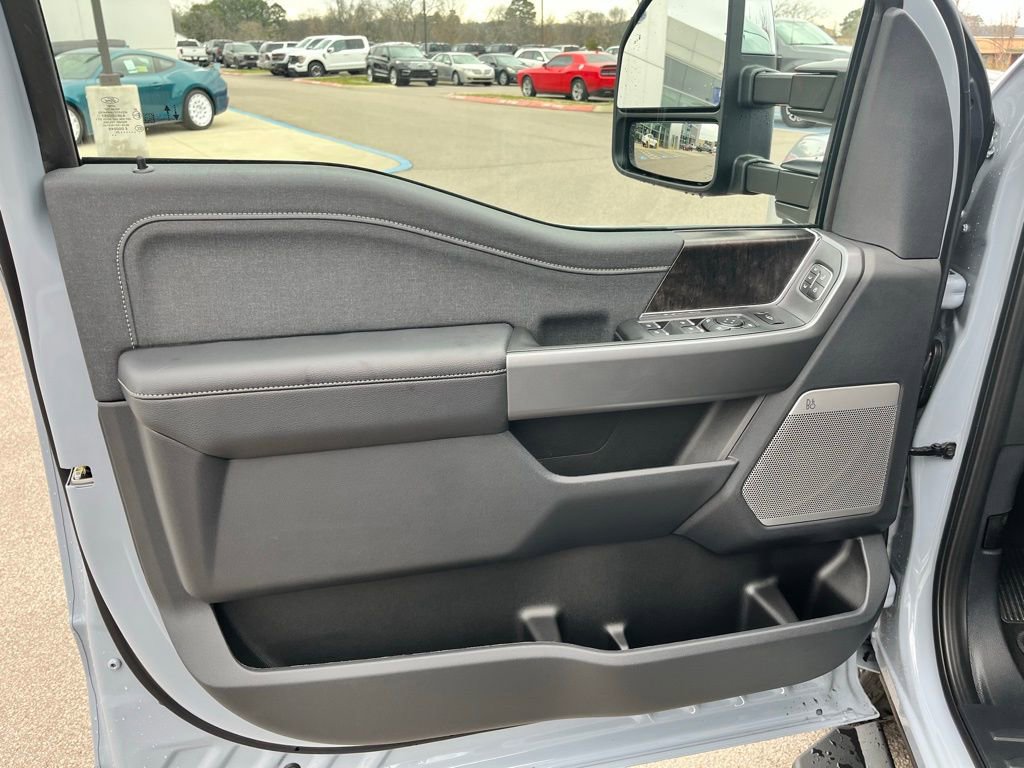 New 2026 Ford F250 Lariat w/ Chrome Package image 11